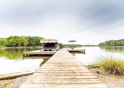 Lovely Lake Escape - Image 4