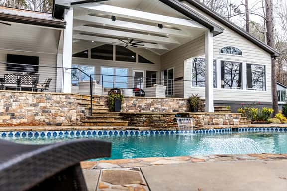 Knot Your Average Lake House - Image 1