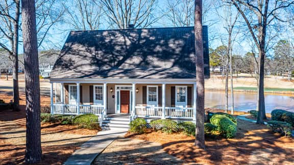 Lakeside Charm on Seven Oaks - Image 2