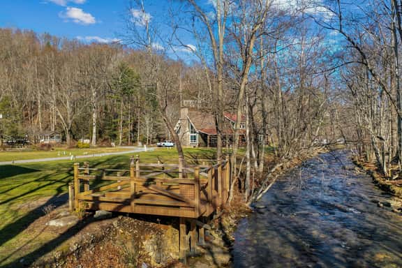 Maggie Valley Creekside Escape - Image 2