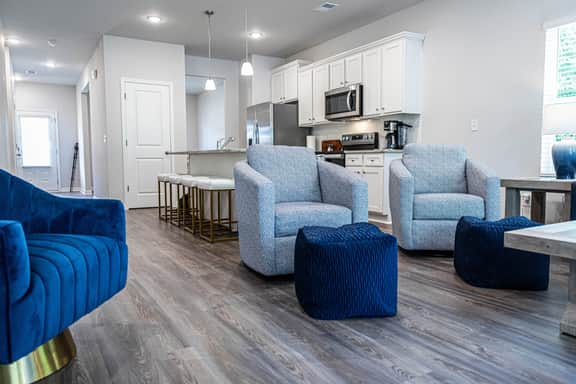 Crane Lane Luxe Retreat - Image 2
